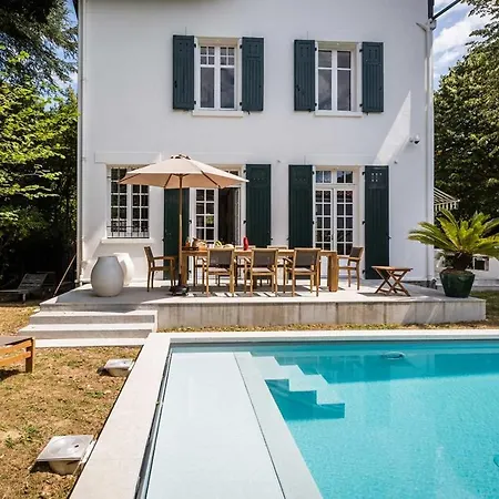 ヴィラ Design Basque With Pool, Garden, Close To City Center